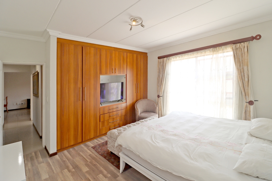 3 Bedroom Property for Sale in Barbeque Downs Gauteng