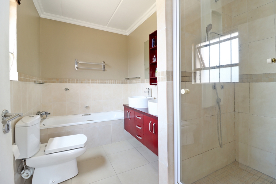 3 Bedroom Property for Sale in Barbeque Downs Gauteng