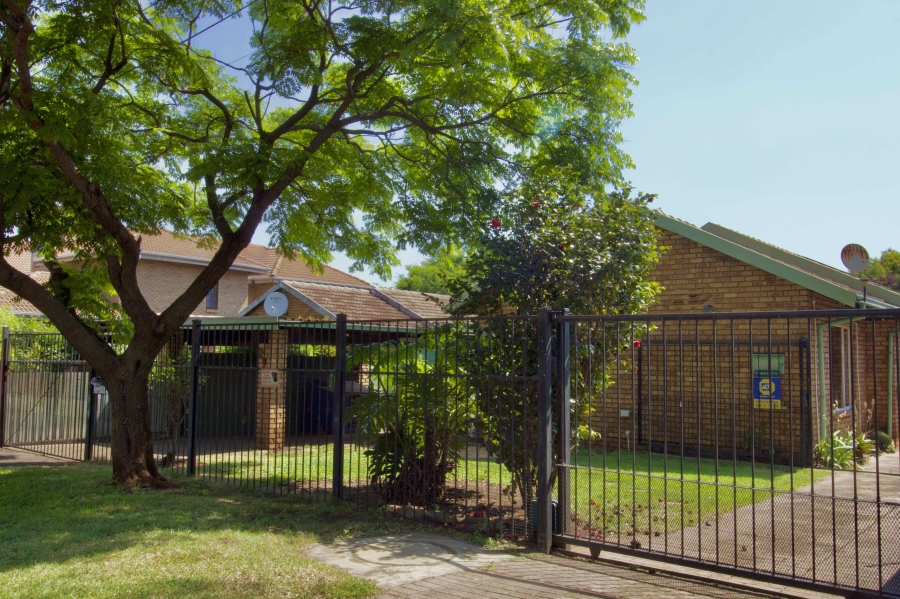 2 Bedroom Property for Sale in Zwartkop Gauteng