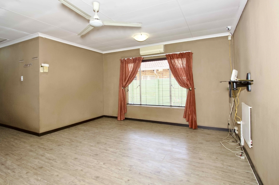 2 Bedroom Property for Sale in Zwartkop Gauteng