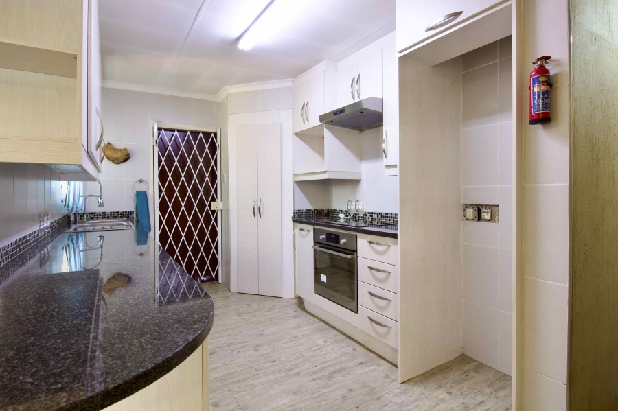 2 Bedroom Property for Sale in Zwartkop Gauteng