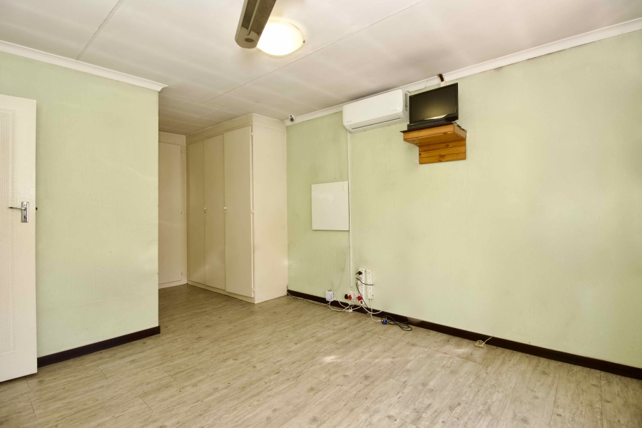 2 Bedroom Property for Sale in Zwartkop Gauteng