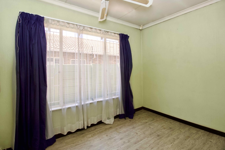 2 Bedroom Property for Sale in Zwartkop Gauteng