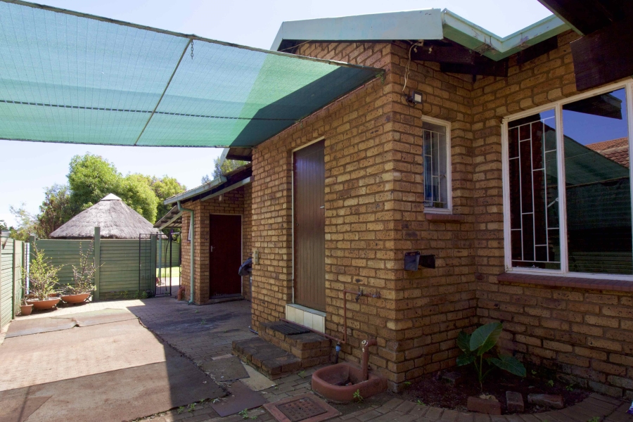 2 Bedroom Property for Sale in Zwartkop Gauteng