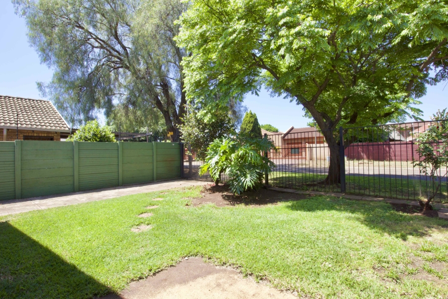 2 Bedroom Property for Sale in Zwartkop Gauteng