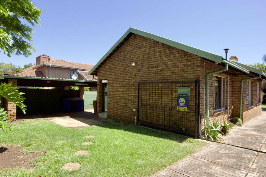 2 Bedroom Property for Sale in Zwartkop Gauteng