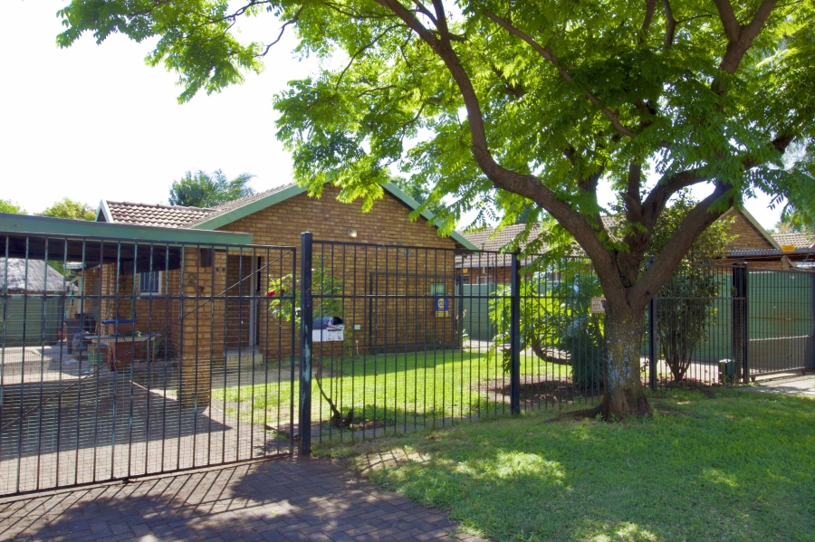 2 Bedroom Property for Sale in Zwartkop Gauteng
