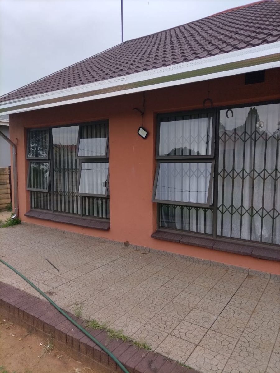 4 Bedroom Property for Sale in Steel Park Gauteng