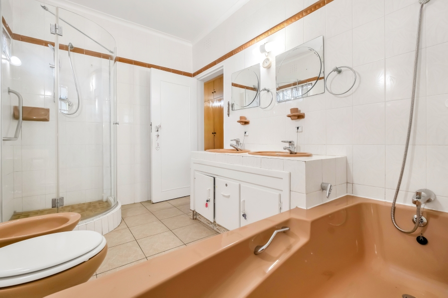 3 Bedroom Property for Sale in Sandhurst Gauteng