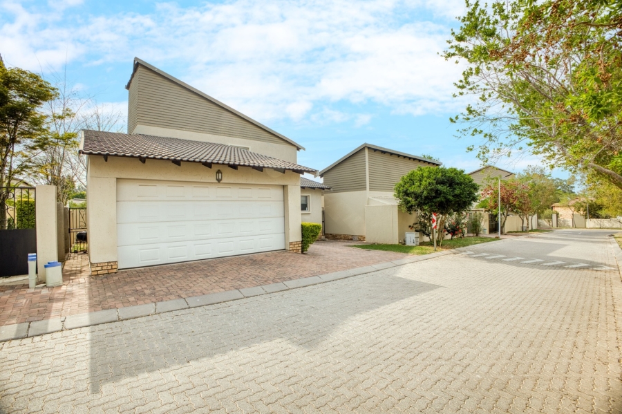 2 Bedroom Property for Sale in Broadacres Gauteng