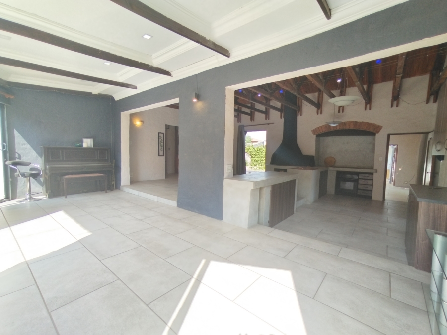 3 Bedroom Property for Sale in Waterkloof Ridge Gauteng