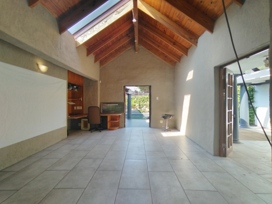 3 Bedroom Property for Sale in Waterkloof Ridge Gauteng