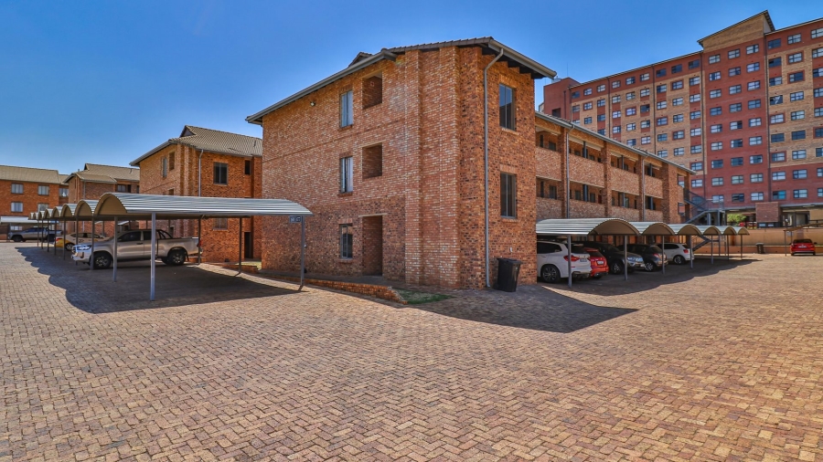 1 Bedroom Property for Sale in Grand Central Gauteng