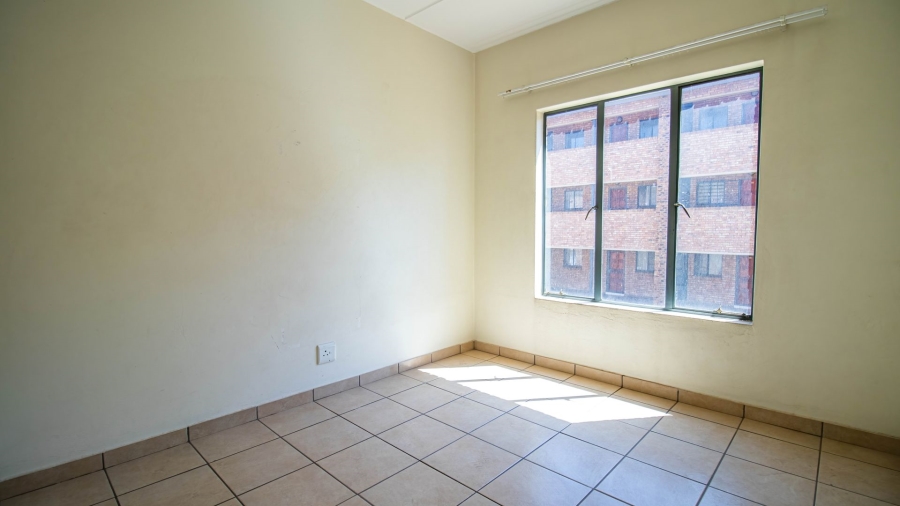 1 Bedroom Property for Sale in Grand Central Gauteng