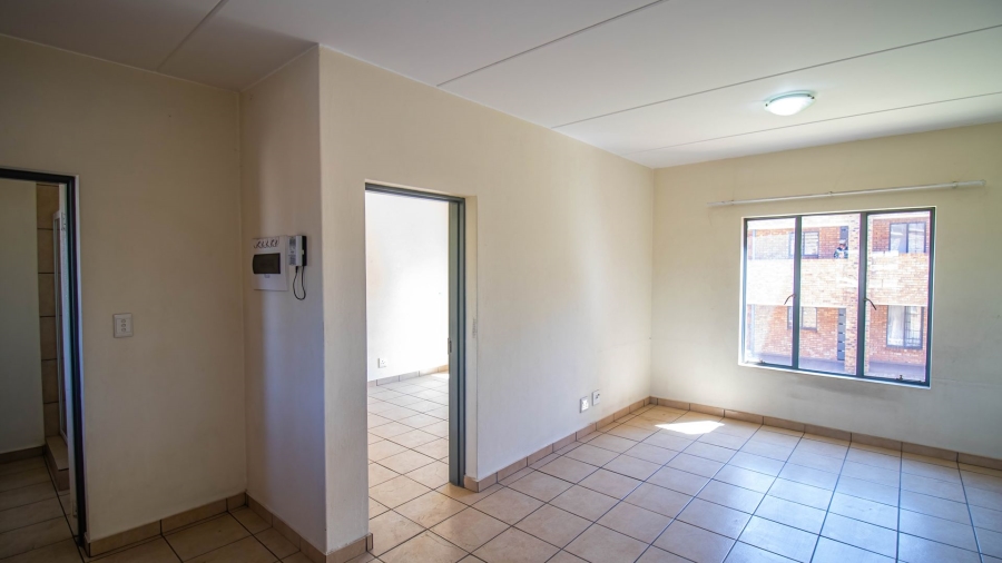 1 Bedroom Property for Sale in Grand Central Gauteng