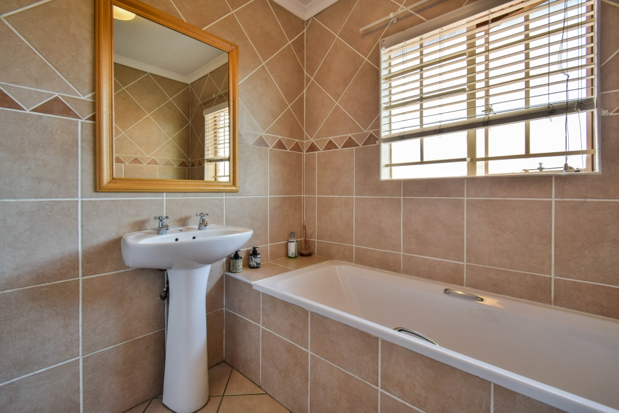 3 Bedroom Property for Sale in Sinoville Gauteng