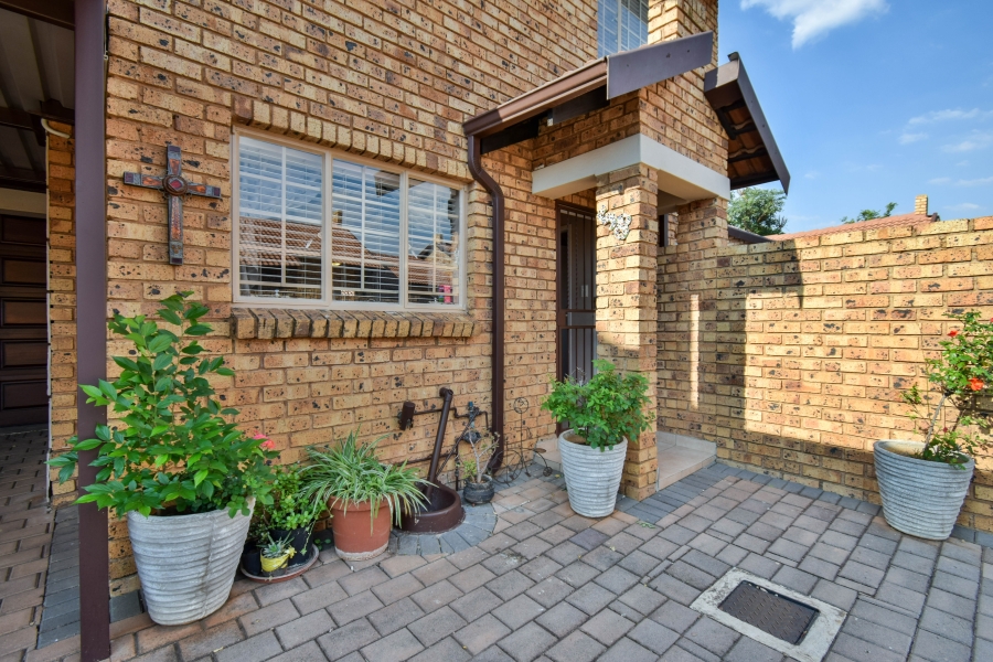 3 Bedroom Property for Sale in Sinoville Gauteng