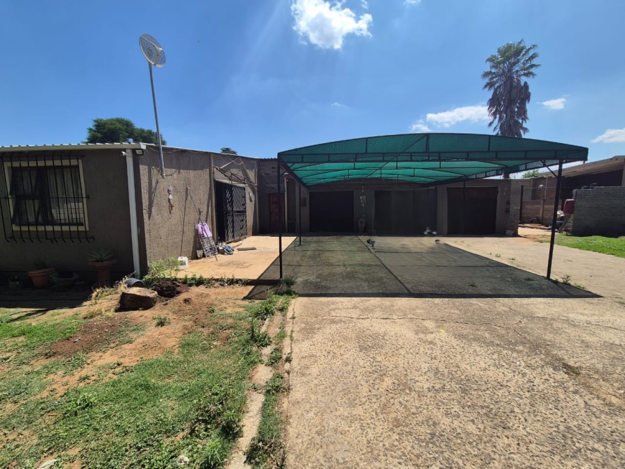 4 Bedroom Property for Sale in Sonland Park Gauteng