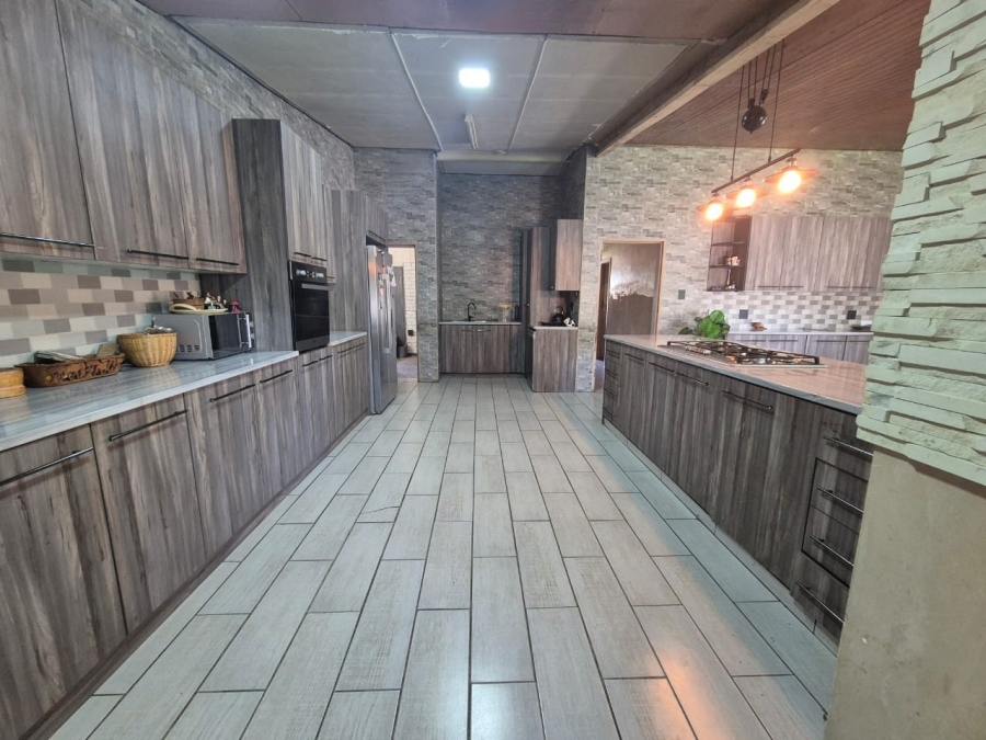 4 Bedroom Property for Sale in Sonland Park Gauteng
