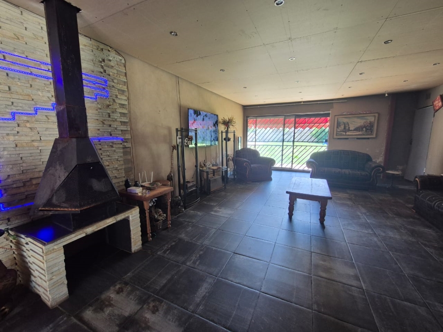 4 Bedroom Property for Sale in Sonland Park Gauteng