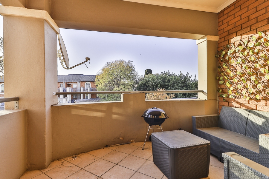 To Let 2 Bedroom Property for Rent in Die Hoewes Gauteng