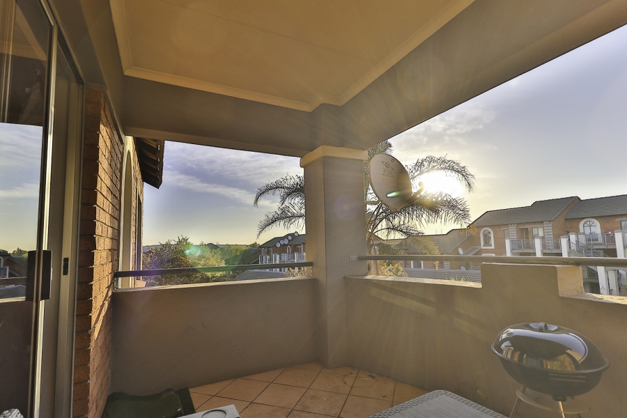 To Let 2 Bedroom Property for Rent in Die Hoewes Gauteng