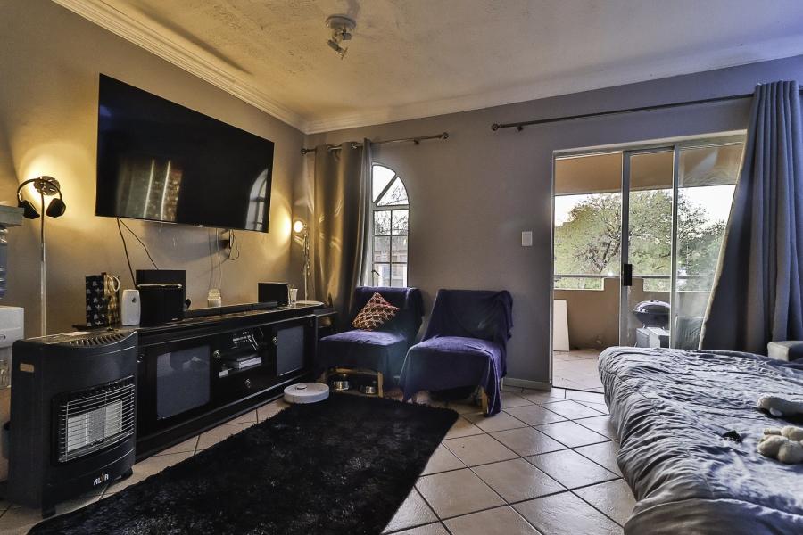 To Let 2 Bedroom Property for Rent in Die Hoewes Gauteng