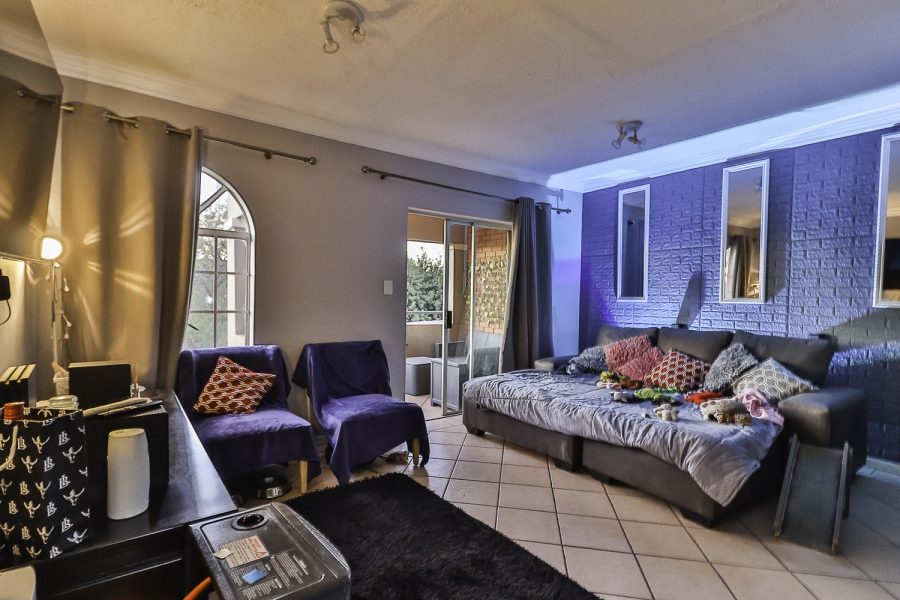 To Let 2 Bedroom Property for Rent in Die Hoewes Gauteng