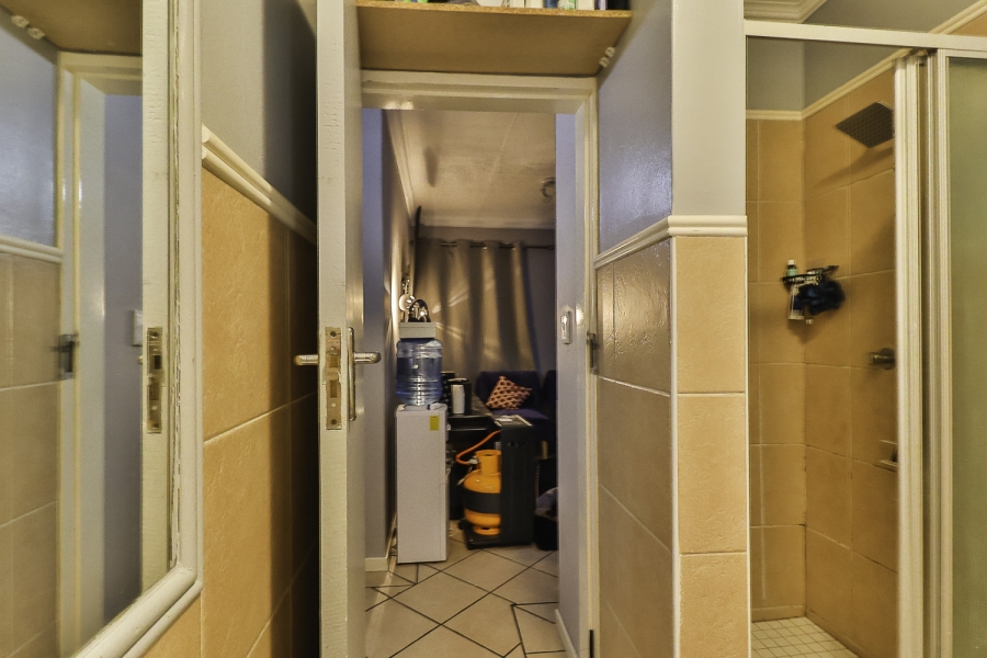 To Let 2 Bedroom Property for Rent in Die Hoewes Gauteng