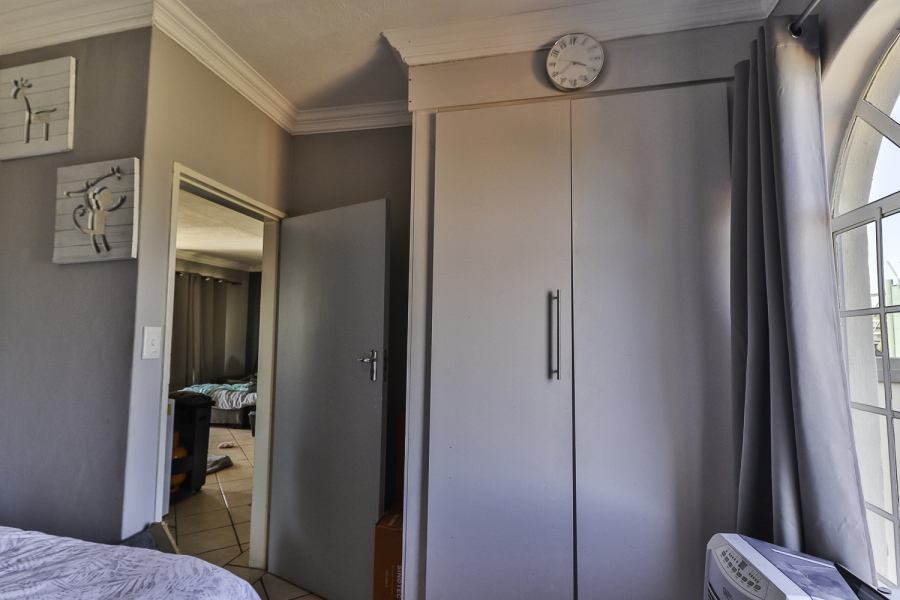 To Let 2 Bedroom Property for Rent in Die Hoewes Gauteng