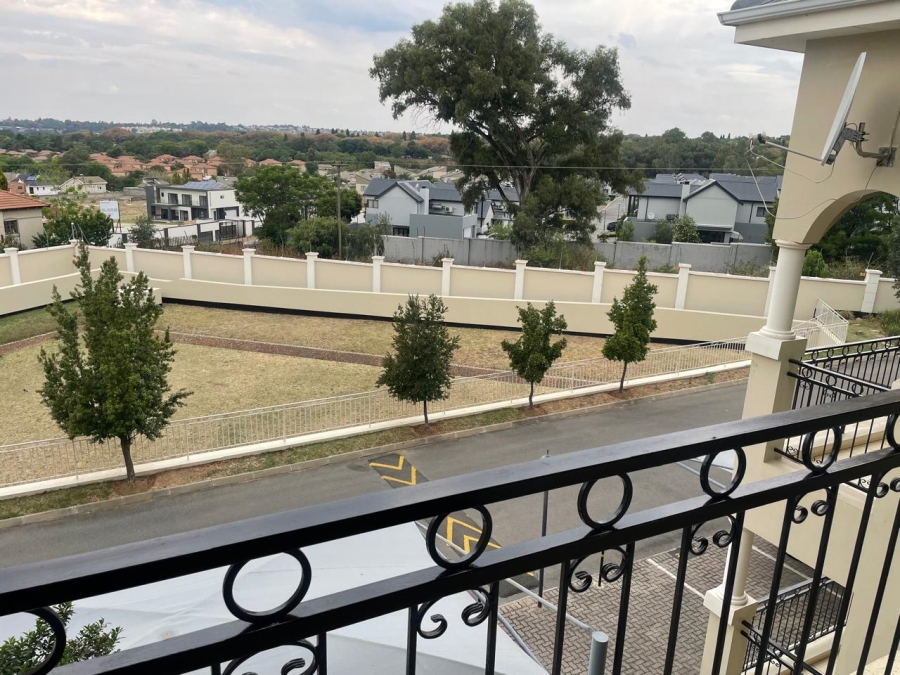 To Let 2 Bedroom Property for Rent in Broadacres Gauteng
