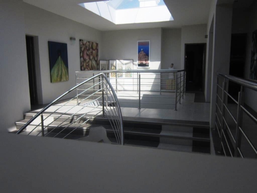 5 Bedroom Property for Sale in Waterkloof Ridge Gauteng