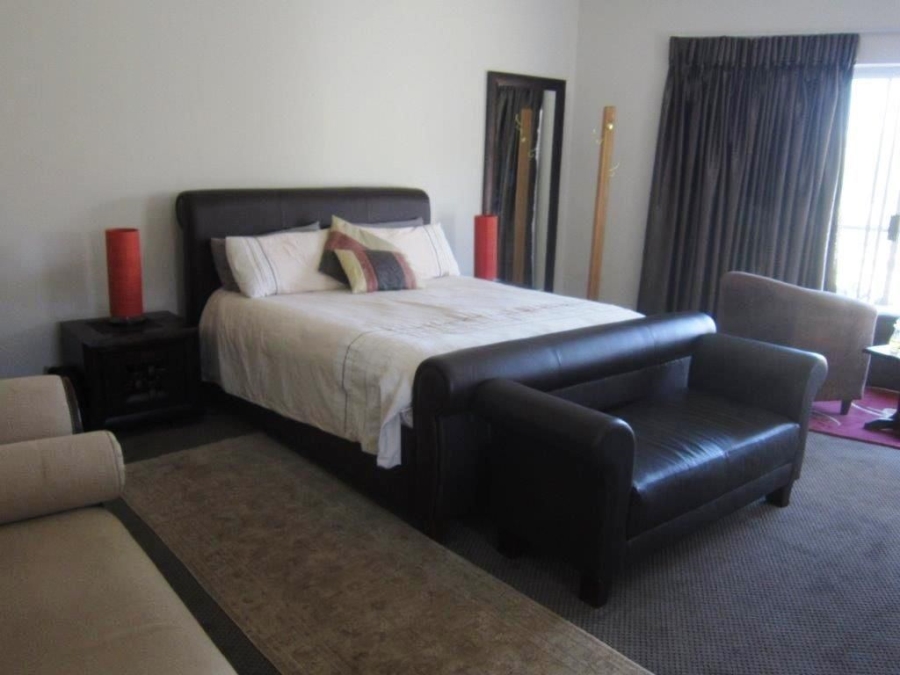 5 Bedroom Property for Sale in Waterkloof Ridge Gauteng
