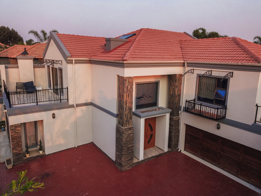4 Bedroom Property for Sale in Greenstone Hill Gauteng