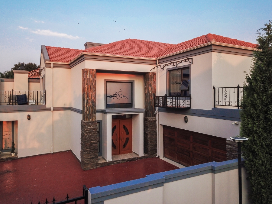 4 Bedroom Property for Sale in Greenstone Hill Gauteng