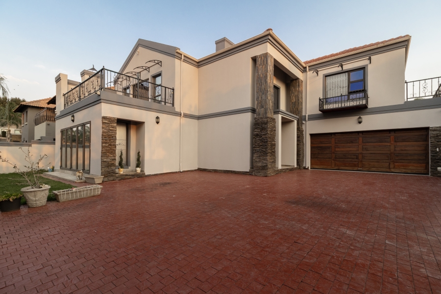 4 Bedroom Property for Sale in Greenstone Hill Gauteng