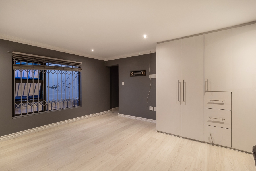 4 Bedroom Property for Sale in Greenstone Hill Gauteng