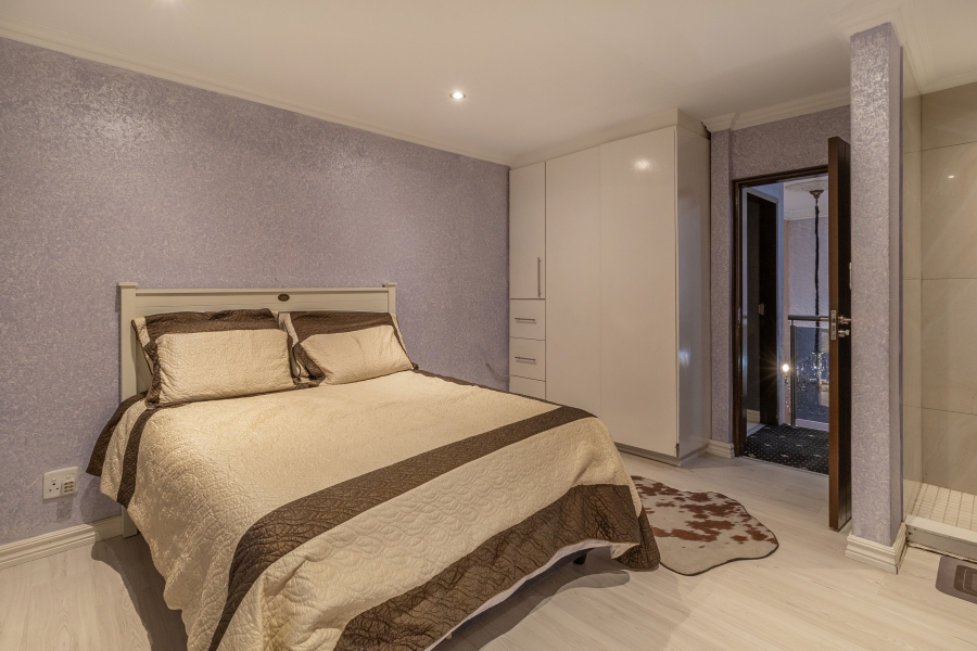 4 Bedroom Property for Sale in Greenstone Hill Gauteng