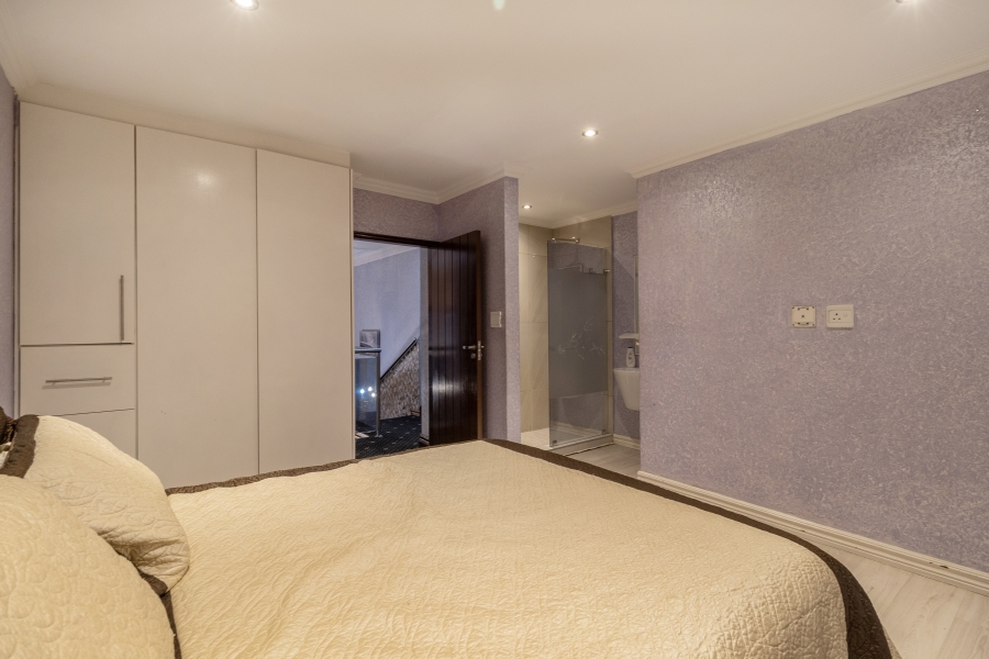 4 Bedroom Property for Sale in Greenstone Hill Gauteng