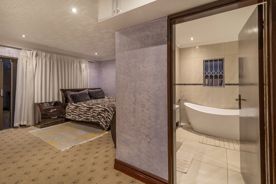 4 Bedroom Property for Sale in Greenstone Hill Gauteng