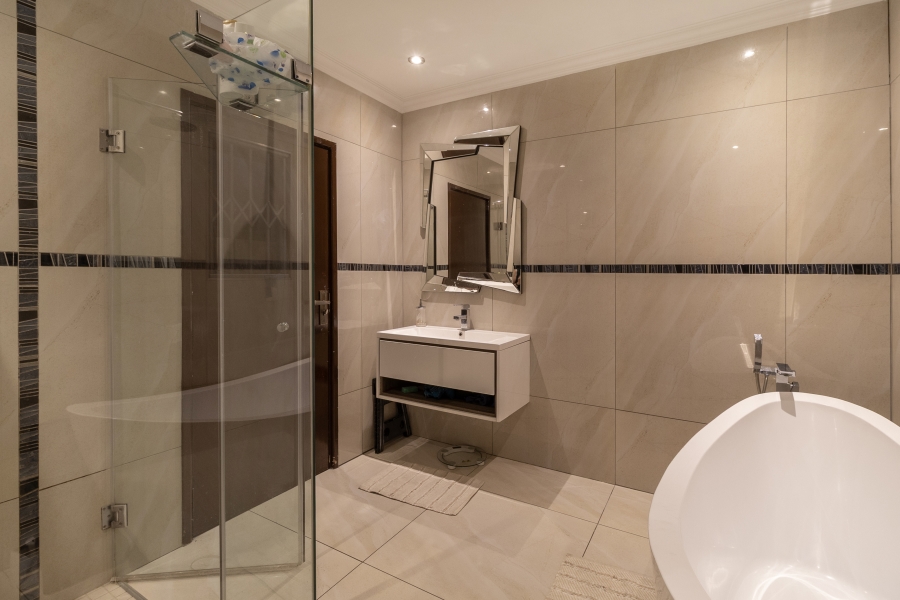 4 Bedroom Property for Sale in Greenstone Hill Gauteng