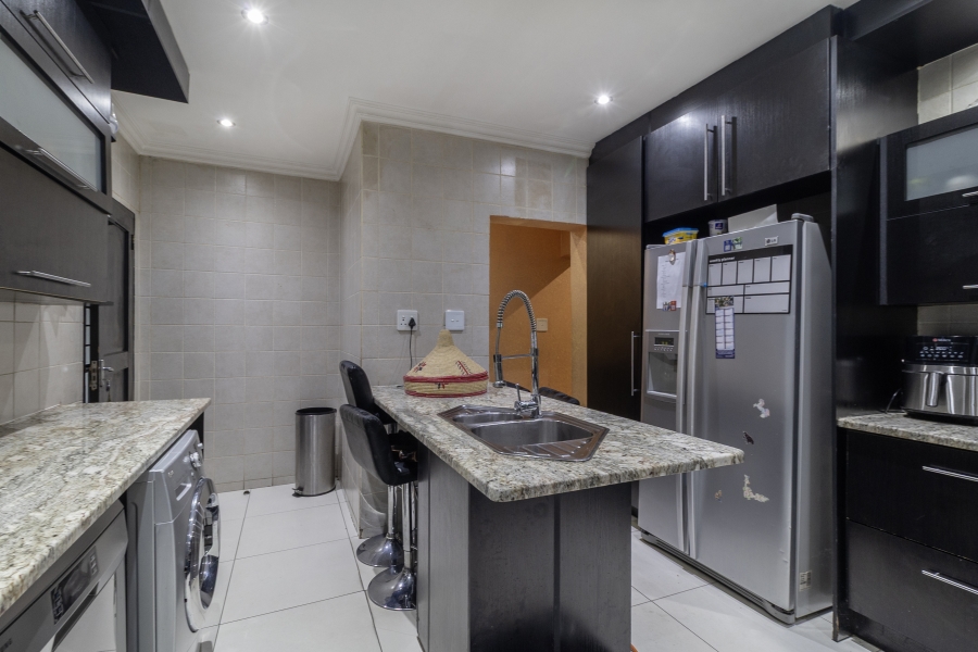 4 Bedroom Property for Sale in Greenstone Hill Gauteng