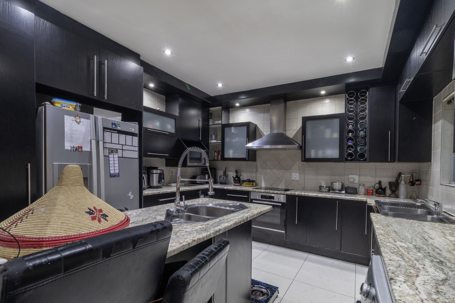 4 Bedroom Property for Sale in Greenstone Hill Gauteng
