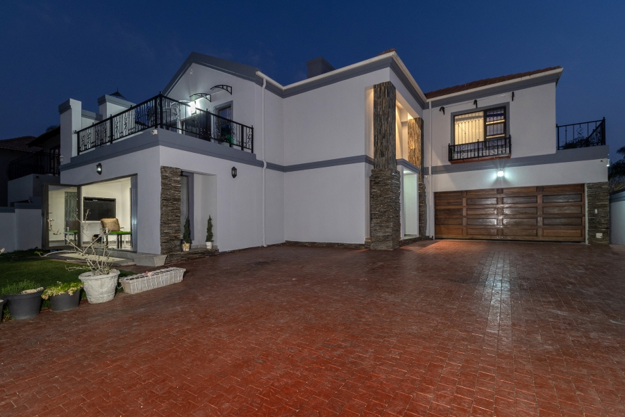 4 Bedroom Property for Sale in Greenstone Hill Gauteng