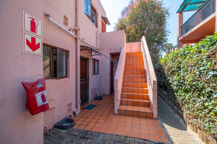 2 Bedroom Property for Sale in Little Falls Gauteng