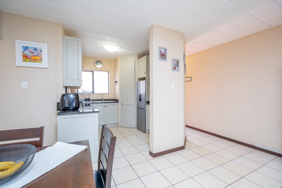 2 Bedroom Property for Sale in Little Falls Gauteng