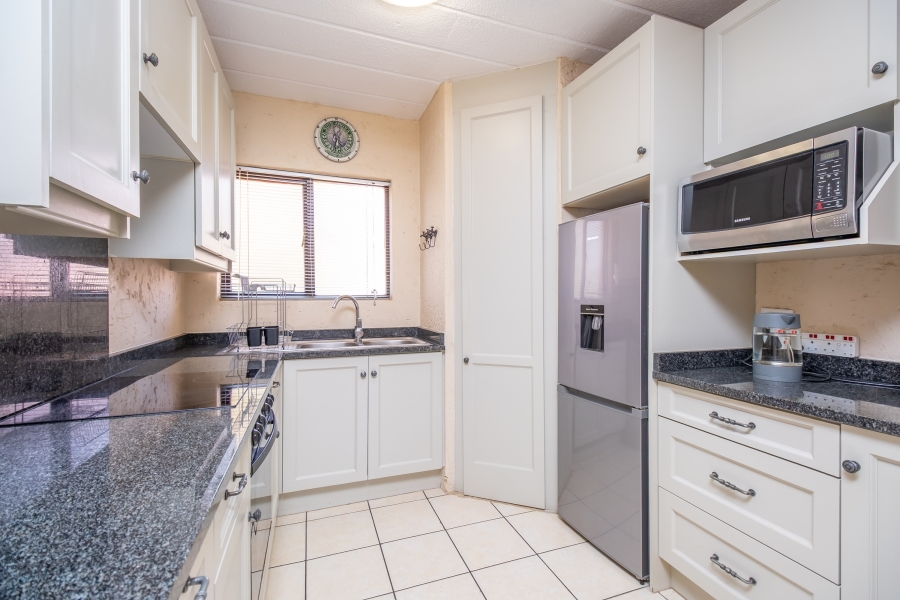 2 Bedroom Property for Sale in Little Falls Gauteng