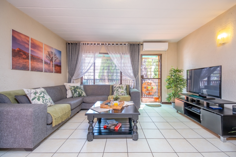 2 Bedroom Property for Sale in Little Falls Gauteng