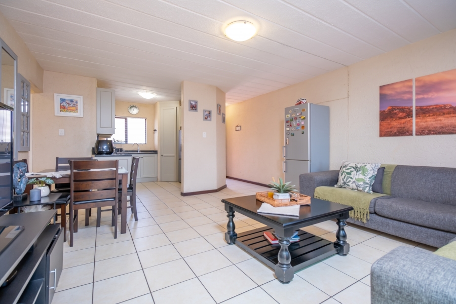 2 Bedroom Property for Sale in Little Falls Gauteng
