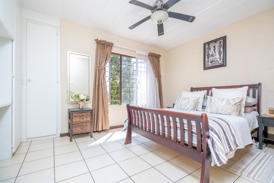 2 Bedroom Property for Sale in Little Falls Gauteng